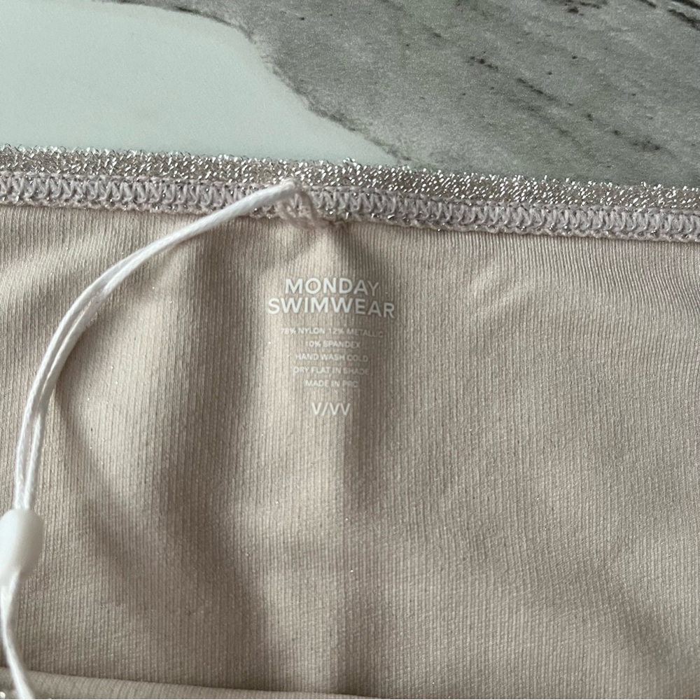 Monday Swimwear Cayman Skirt XL (V/VV) NWT Shimmer Pearl Silver Stretch Beach - Picture 5 of 8